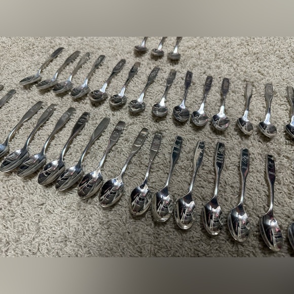 Birks Christmas 38 Silver Spoon Collection - Picture 6 of 8